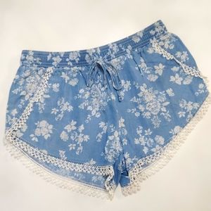 Tinseltown Floral Blue & White Butterfly Shorts XS